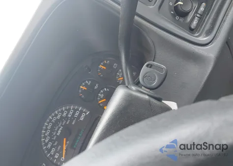 2004 Chevrolet Silverado 1500 Ls z USA, uszkodzony, nr VIN 2GCEC19T341269944